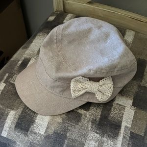 Super cute fashion hat with bow, short bill